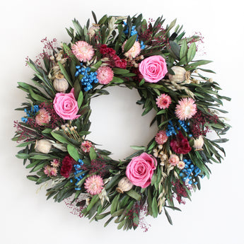 Rose Manor Wreath 18"
