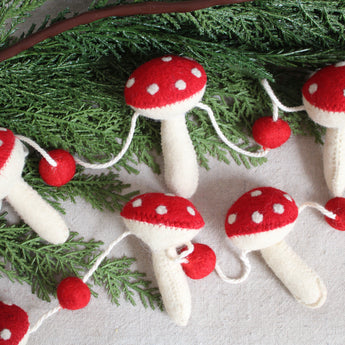 Garland - Red & White Felt Mushroom 72"